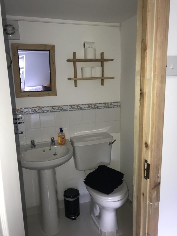 Barton Gate Farm Guesthouse Premium Suite, Ensuite, Courtyard View (Room 6/7) 17