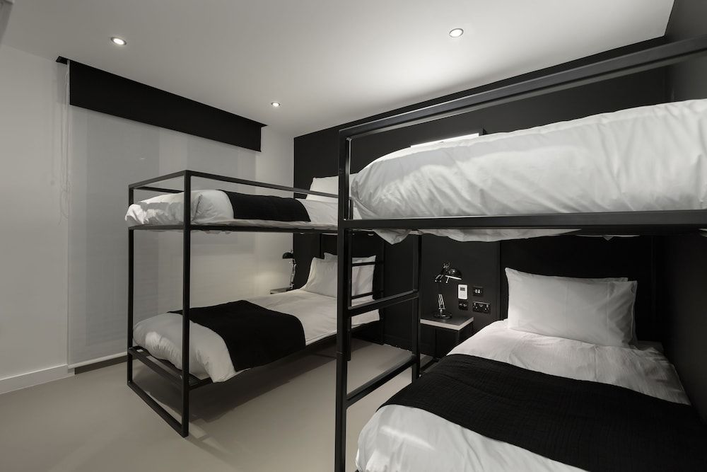 Kip Hotel Quadruple Room