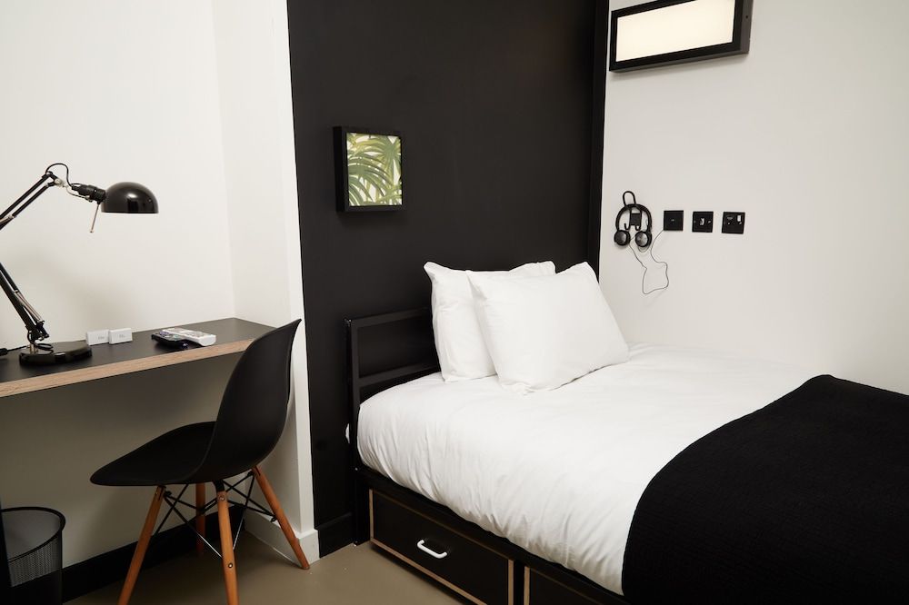 Single Room, Shared Bathroom