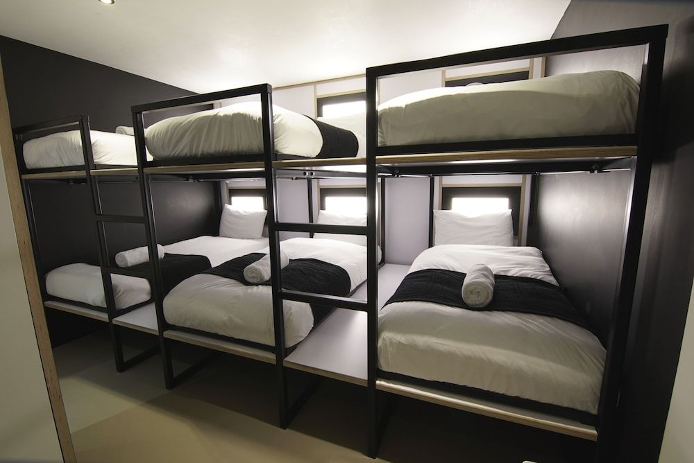 Room (Sleep Six)