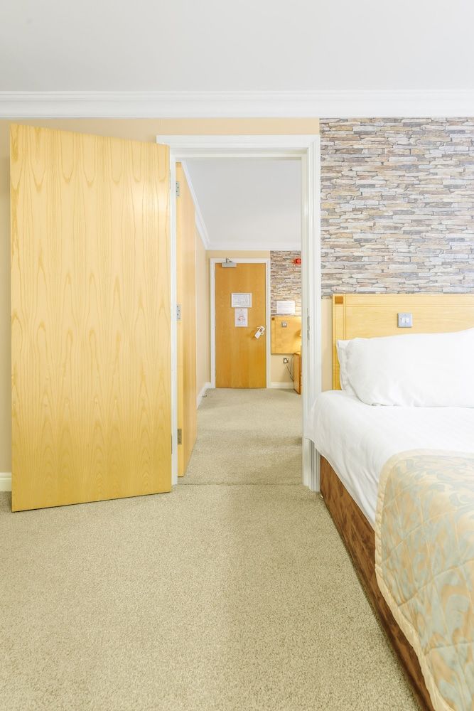 Kilmorey Arms Hotel Family Room