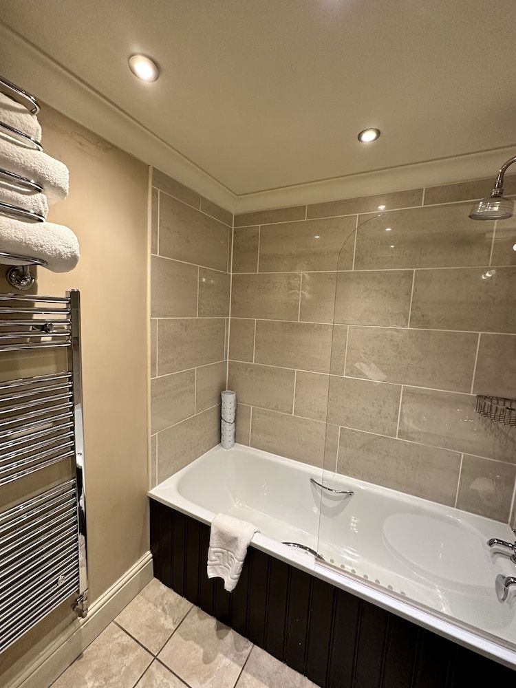 Whitley Hall Hotel Standard Double Room, 1 Double Bed 6