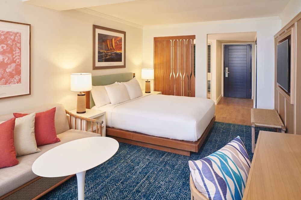 Club Room, 1 King Bed, Resort View