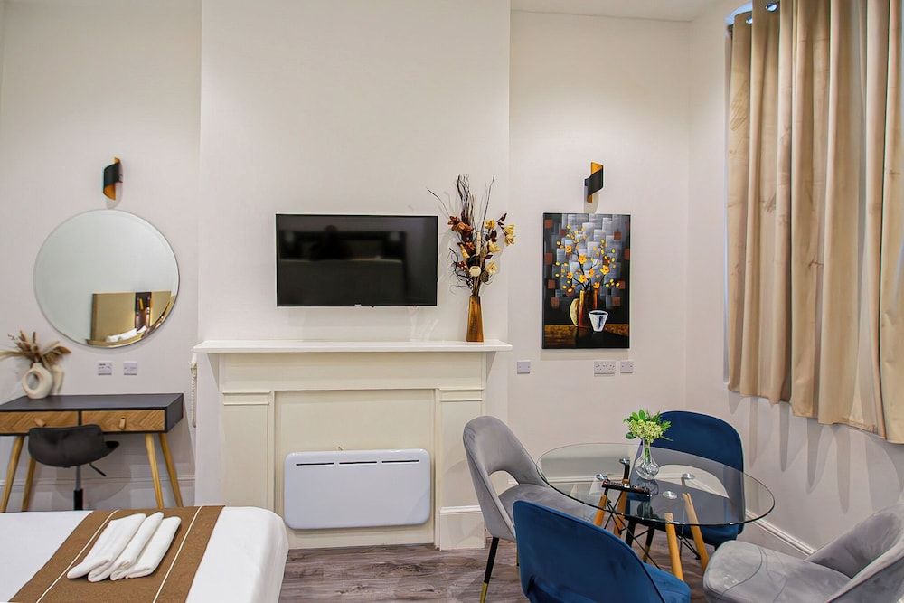 undefined Hyde Park Superior Apartments