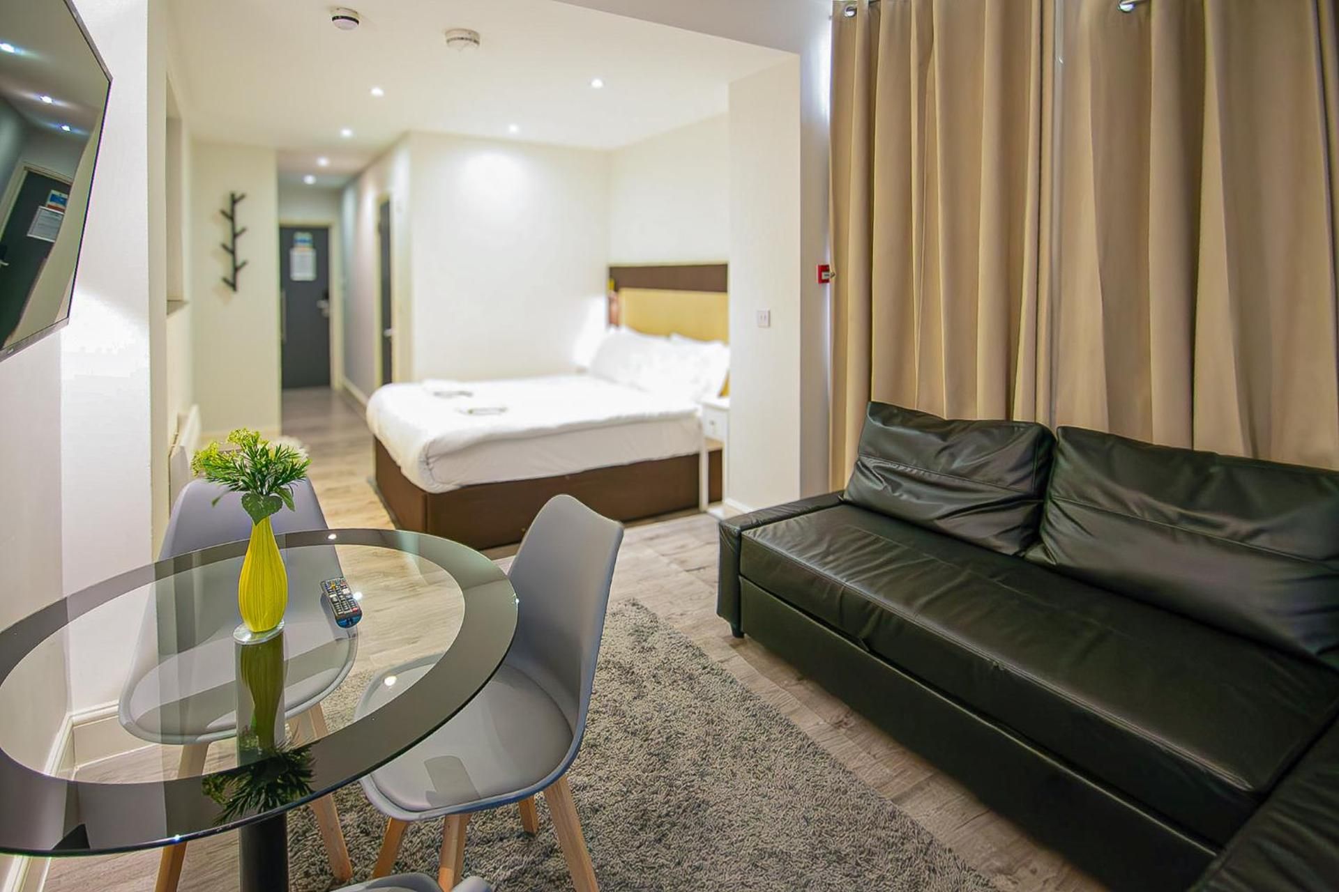 undefined Hyde Park Superior Apartments 10