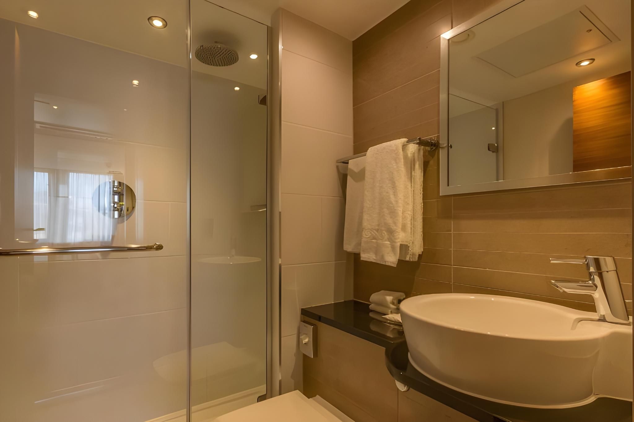 undefined Thistle Trafalgar - Leicester Square 10