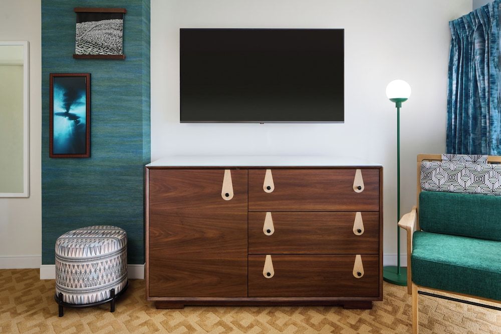 Waikiki Malia Partial Ocean View King 7