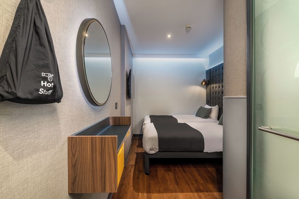 Standard Twin Room, No Windows