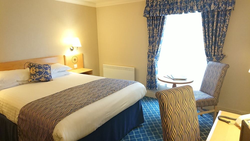 undefined Queens Hotel