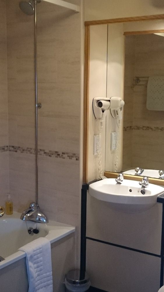 Queens Hotel Standard Double Room, 1 King Bed 7