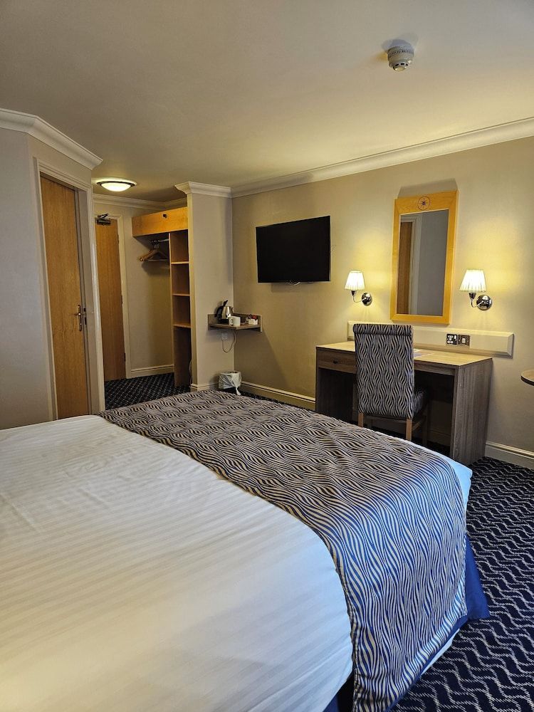 Queens Hotel Standard Double Room, 1 King Bed 5