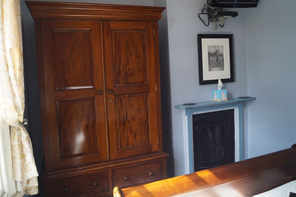 The Foundry Masters House Double Room, Ensuite (Small) 4