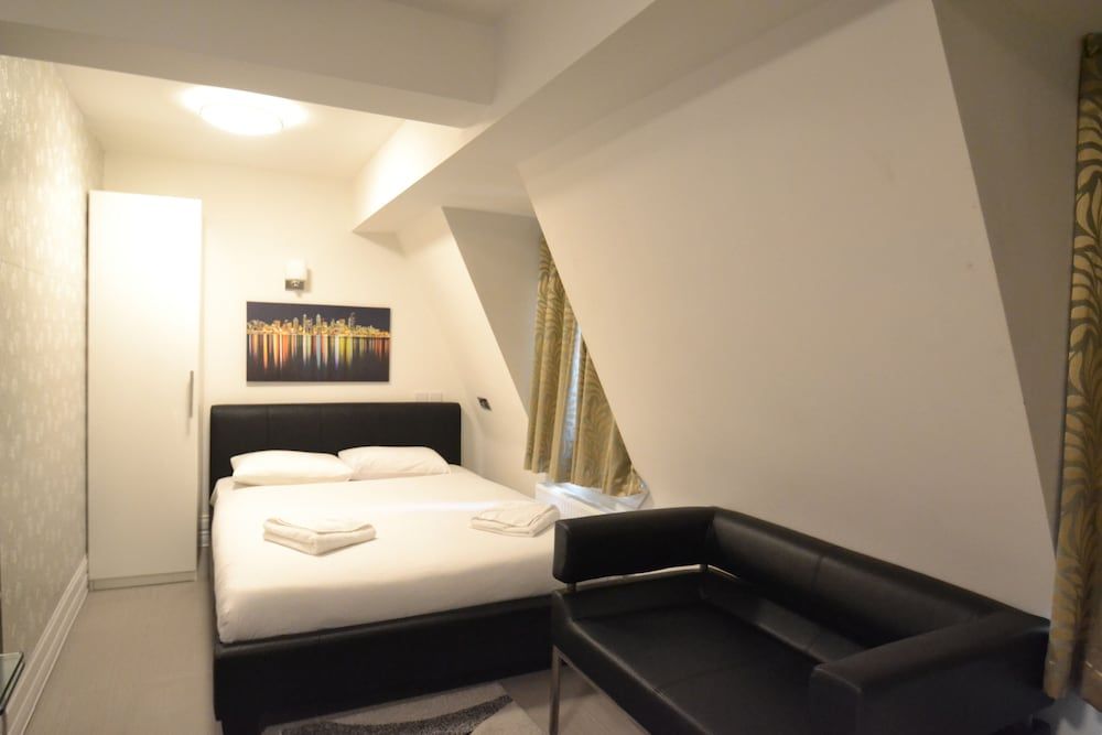 undefined Paddington Apartments 3