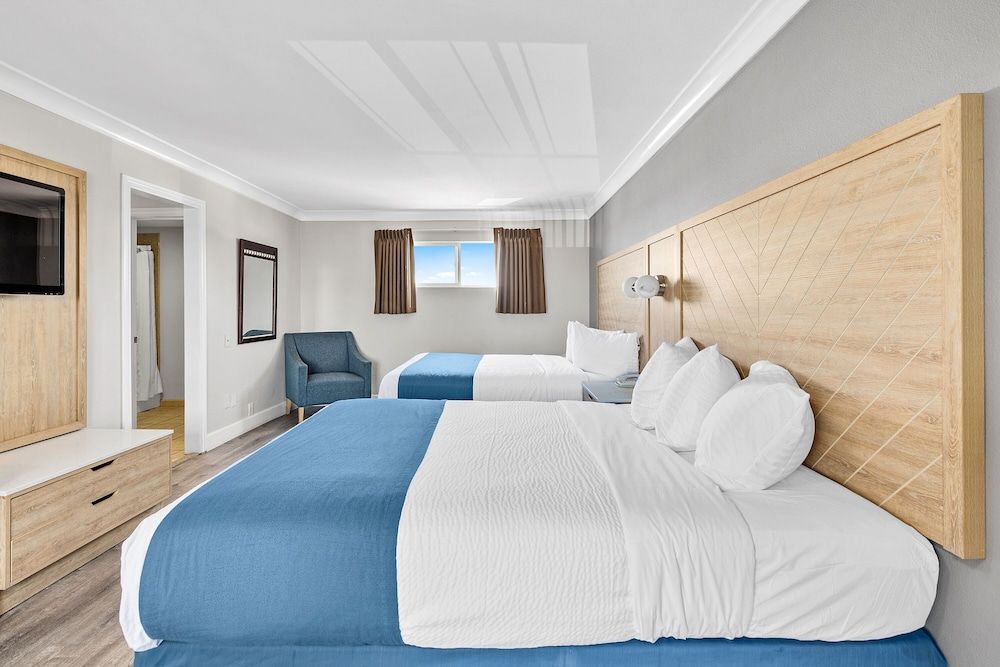 Vagabond Inn Whittier Standard Room, 2 Queen Beds