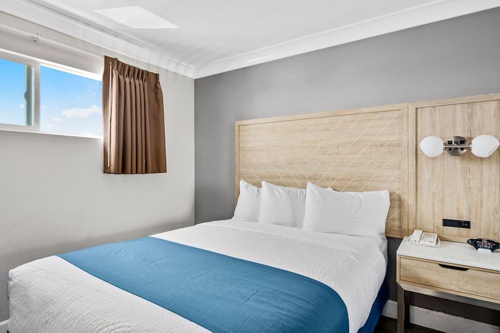 Vagabond Inn Whittier Standard Room, 2 Queen Beds 2