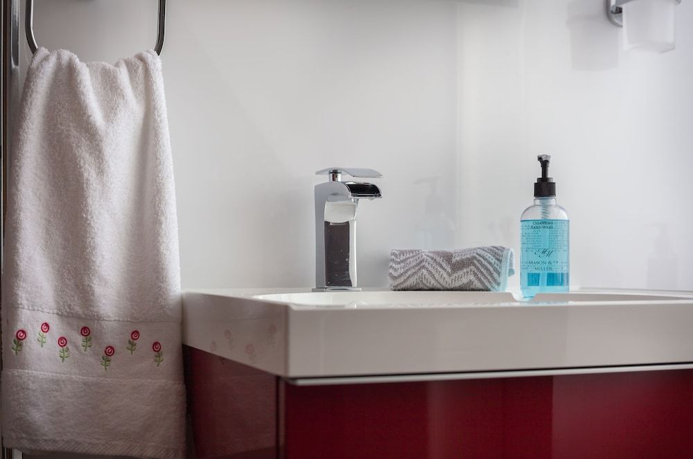 Kingsley Edinburgh Twin Room, Private Bathroom 4