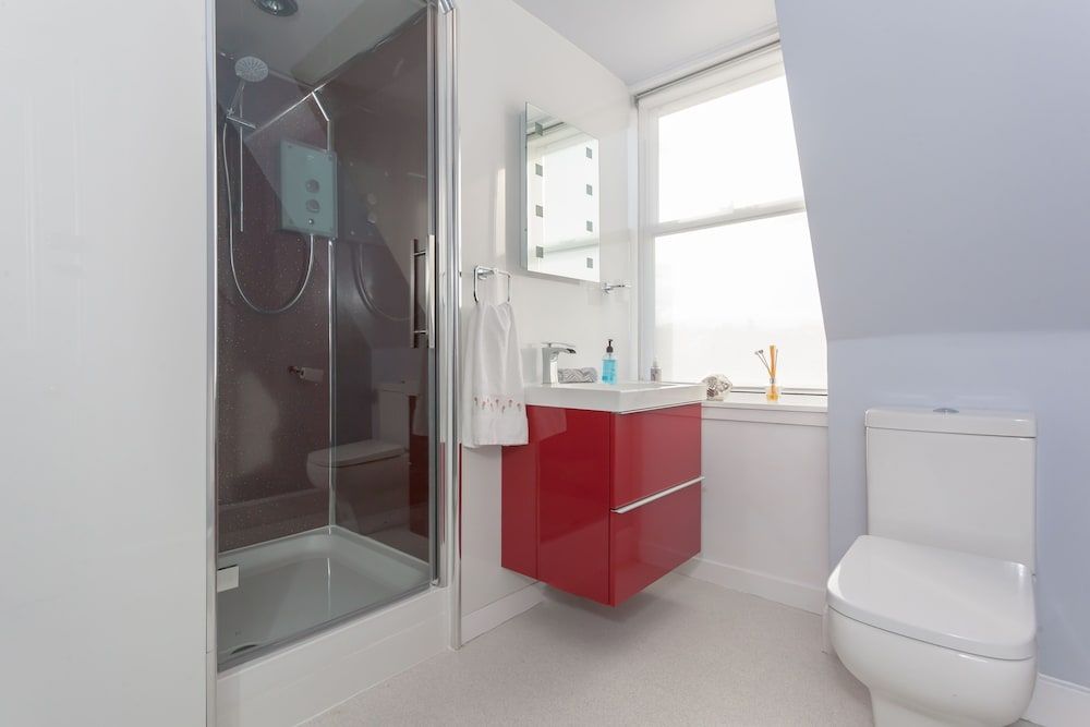 Kingsley Edinburgh Twin Room, Private Bathroom 5