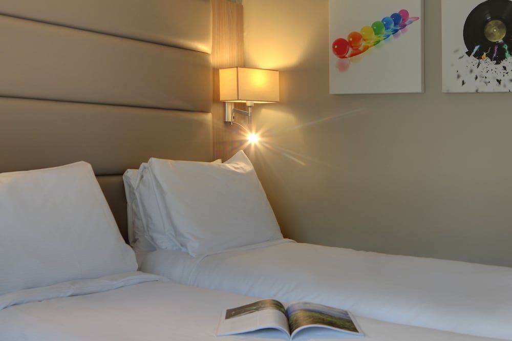 Standard Room, 2 Twin Beds, Accessible, Non Smoking