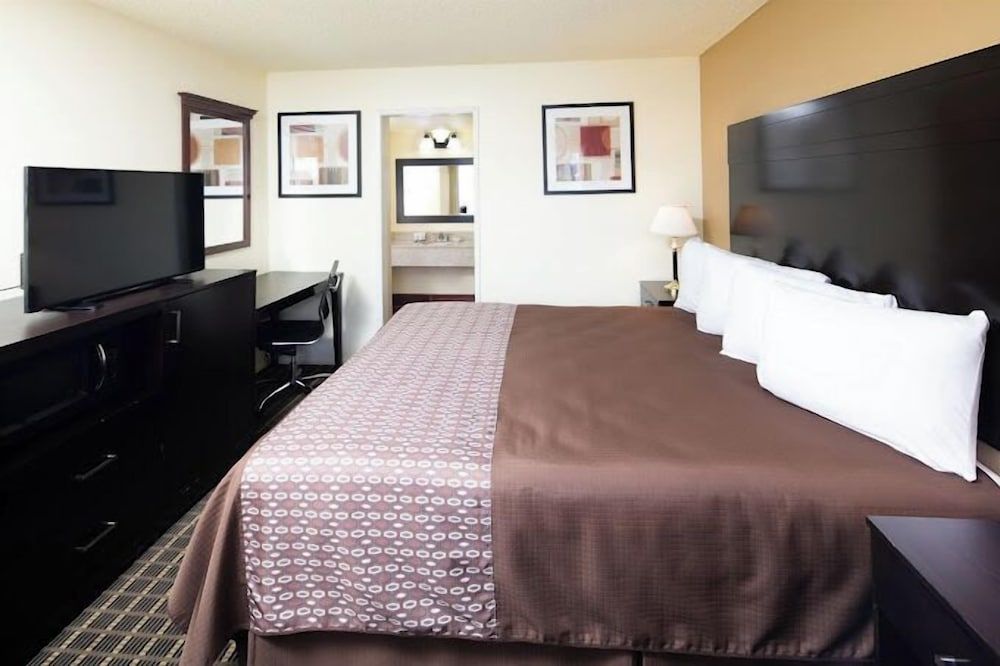 Room, 1 King Bed, Non Smoking