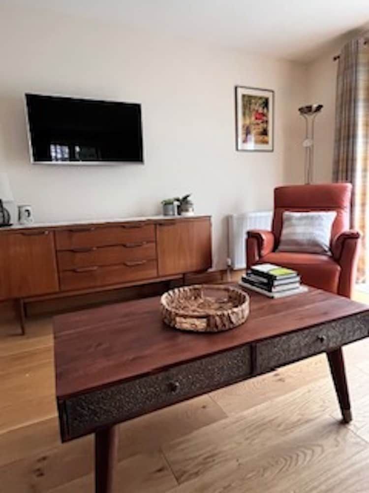 Red Squirrel Lodge