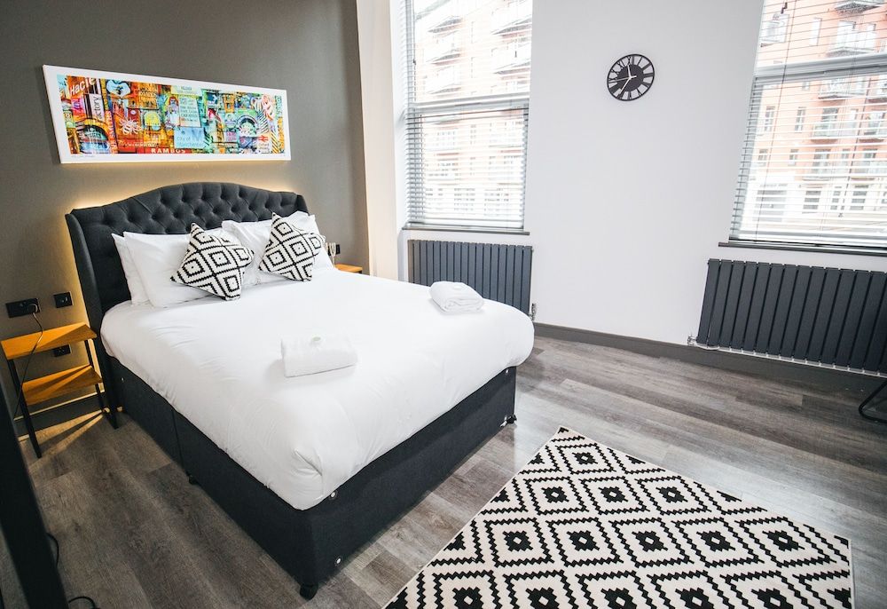 The Black Lion Manchester Deluxe Double Room 11