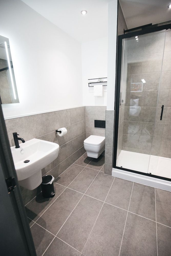 The Black Lion Manchester Deluxe Double Room 14