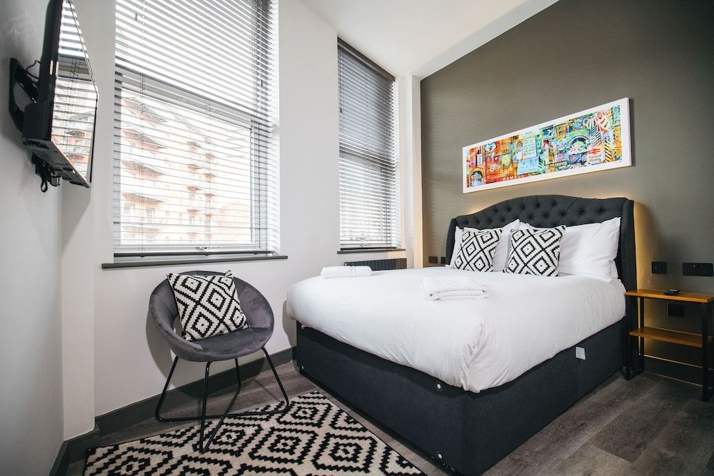 The Black Lion Manchester Deluxe Double Room 9