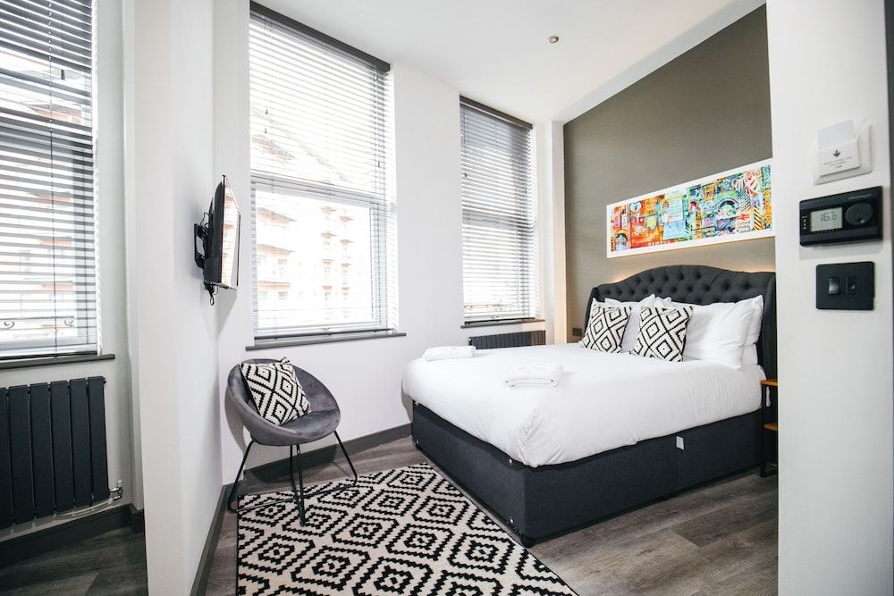 The Black Lion Manchester Deluxe Double Room 3