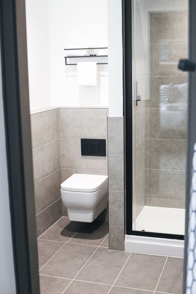 The Black Lion Manchester Deluxe Double Room 15