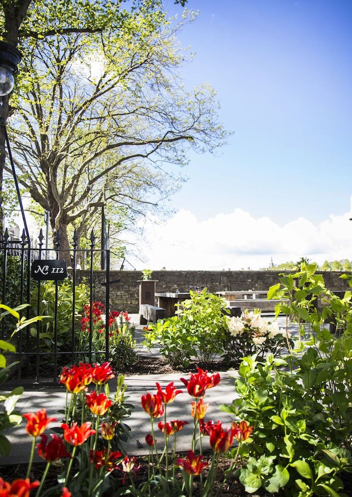 undefined The Raeburn 10