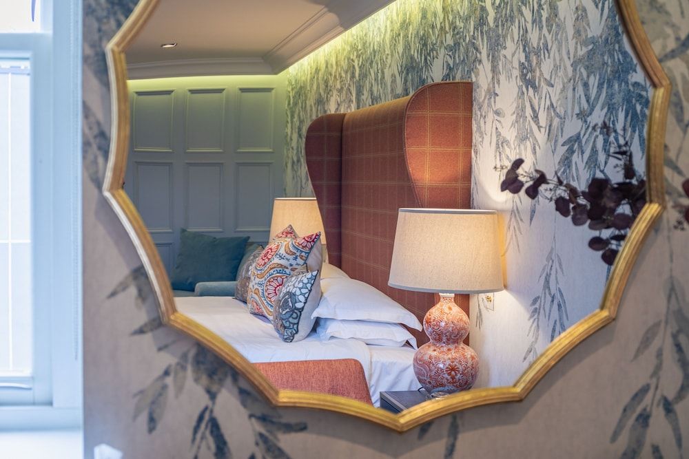 The Raeburn Deluxe Double Room 3