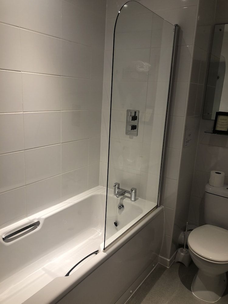 The Vicarage Freehouse & Rooms Signature Twin Room, 2 Twin Beds 2