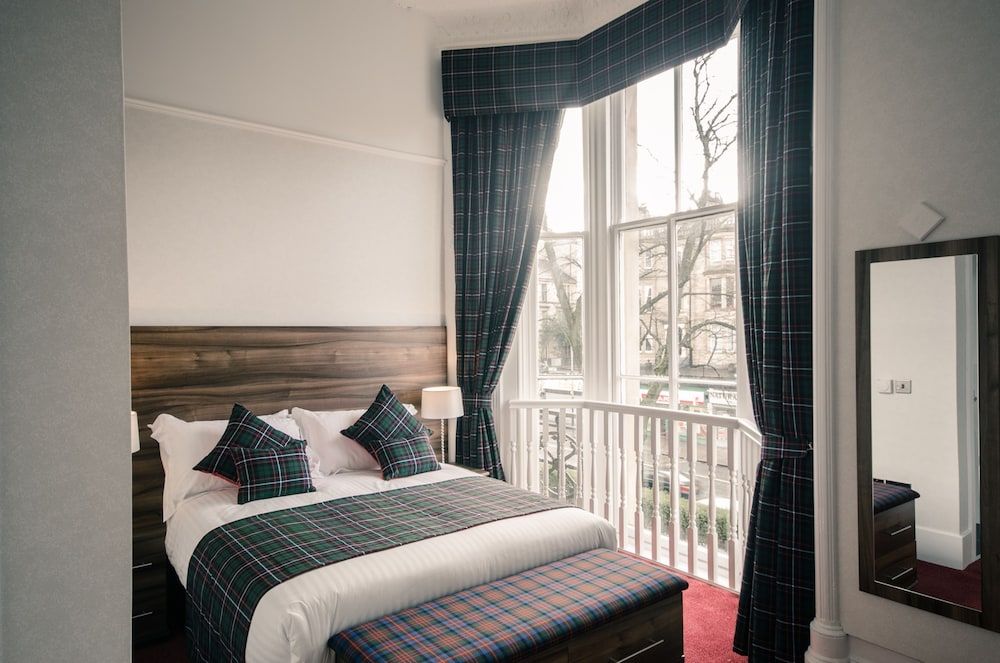 Royal West End Hotel Standard Double Room 10