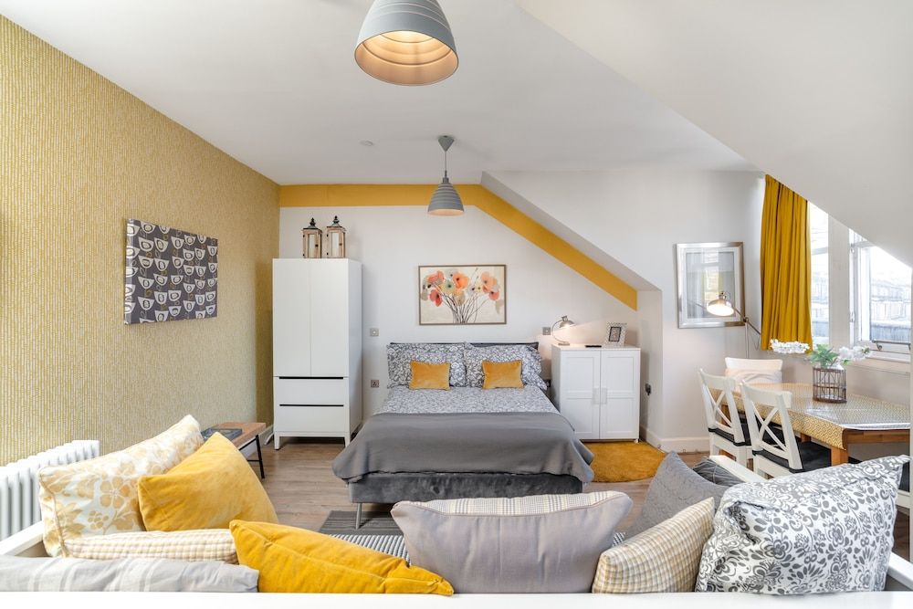 One Bedroom Suite 1