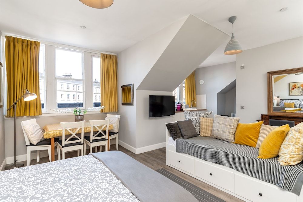 One Bedroom Suite 1