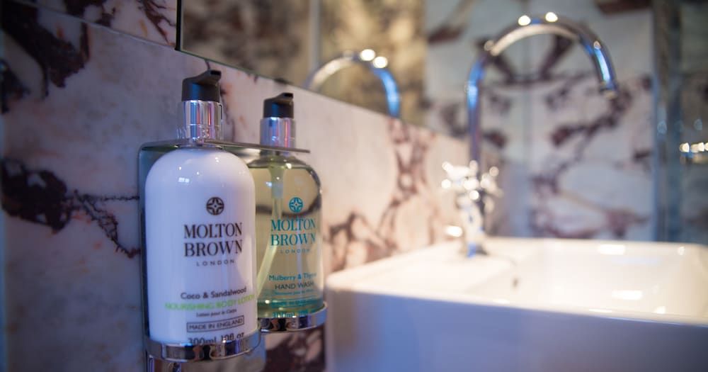 Mimi's Hotel Soho Mimi's Cosy, No Windows, No Wardrobe 4