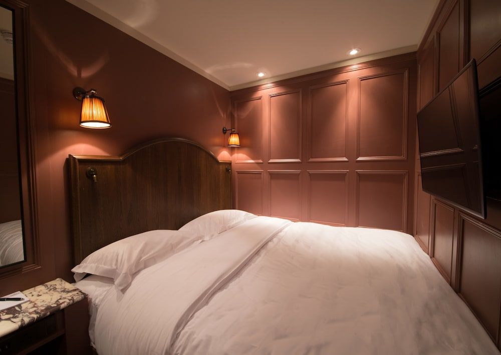 Mimi's Hotel Soho Mimi's Cosy, No Windows, No Wardrobe 2