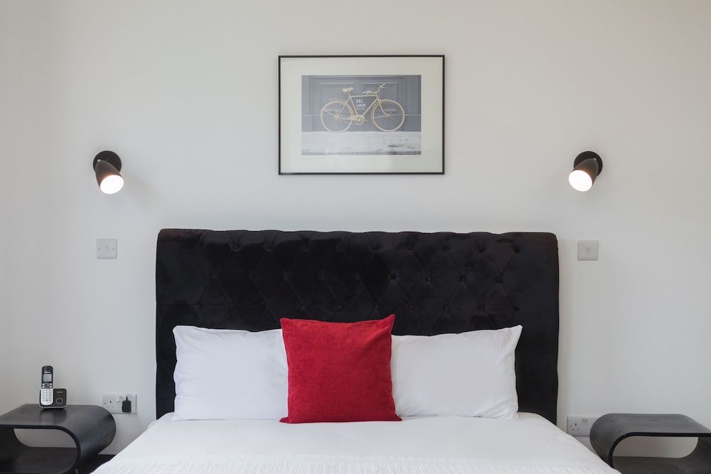 undefined 6 Portobello Road