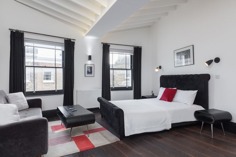 6 Portobello Road Premium Studio, 1 Bedroom, Kitchenette, City View 2