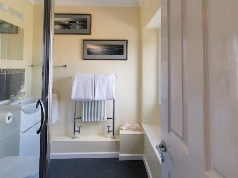 The School House Double Room, Ensuite 6