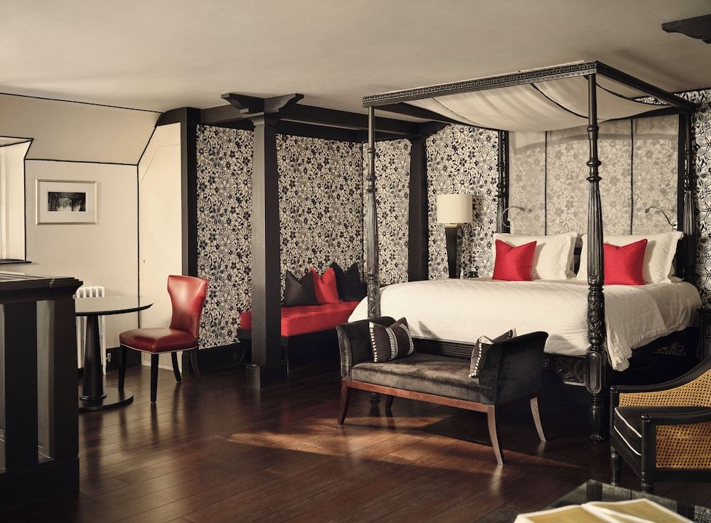 Deluxe Studio Suite