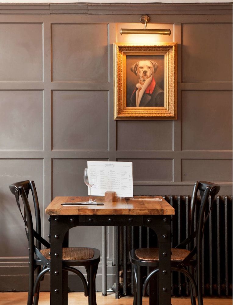 undefined The One Tun Pub and Rooms 5