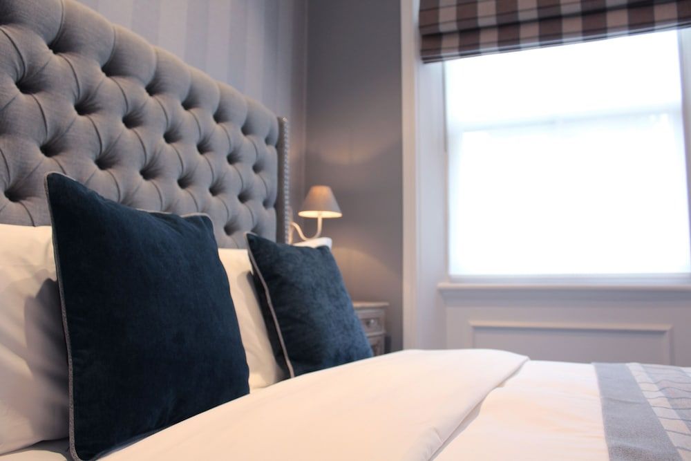 undefined The One Tun Pub and Rooms