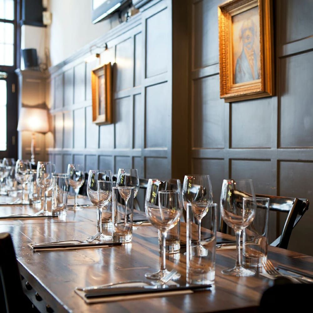 undefined The One Tun Pub and Rooms 4