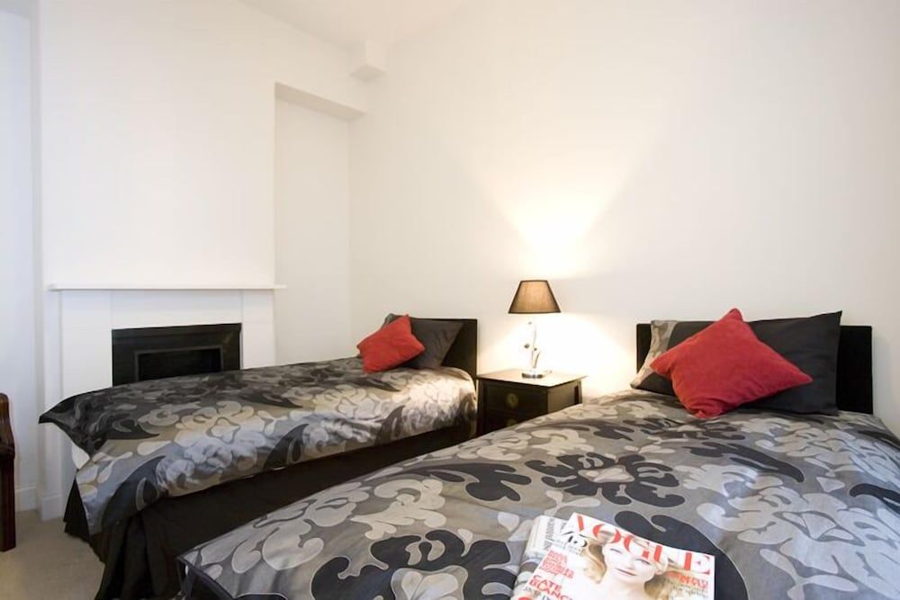 Standard Apartment, 3 Bedrooms (18 Golden Square)