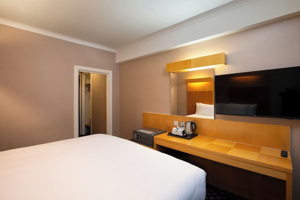 undefined Tavistock Hotel 9