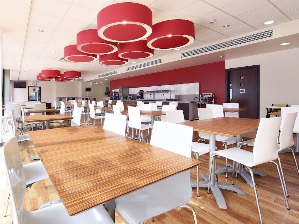 undefined Travelodge London Stratford 3