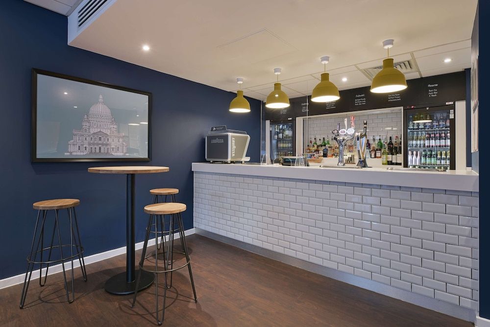 undefined Travelodge London Stratford 6