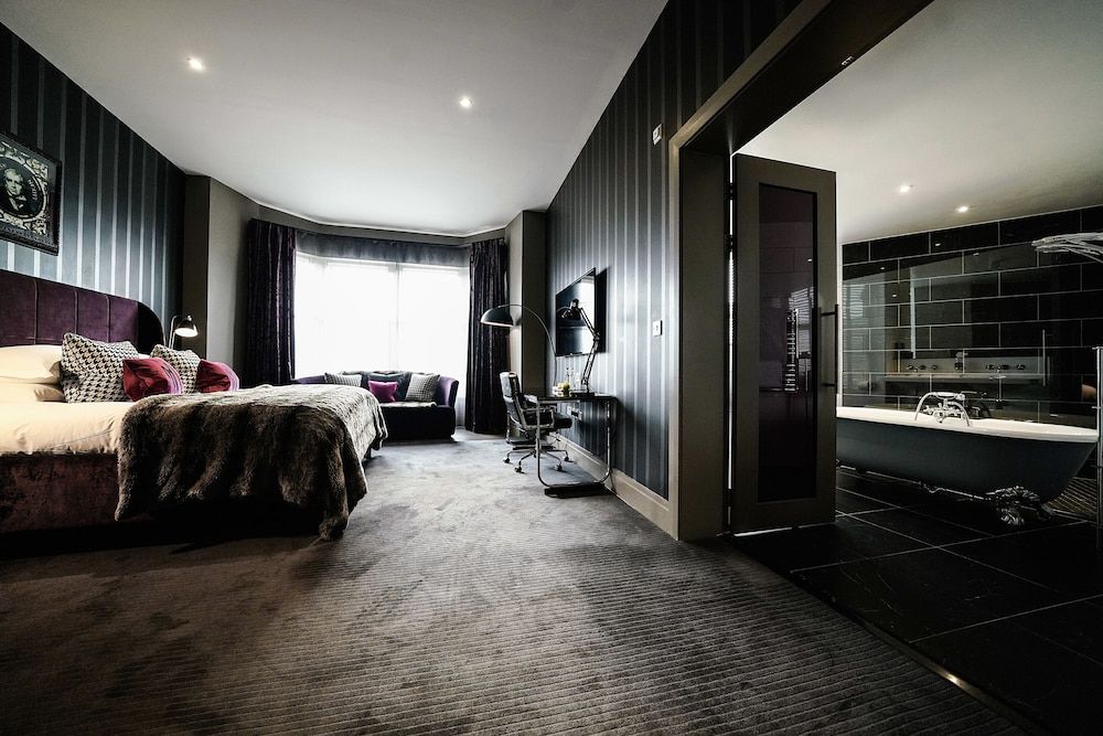 Suite, King