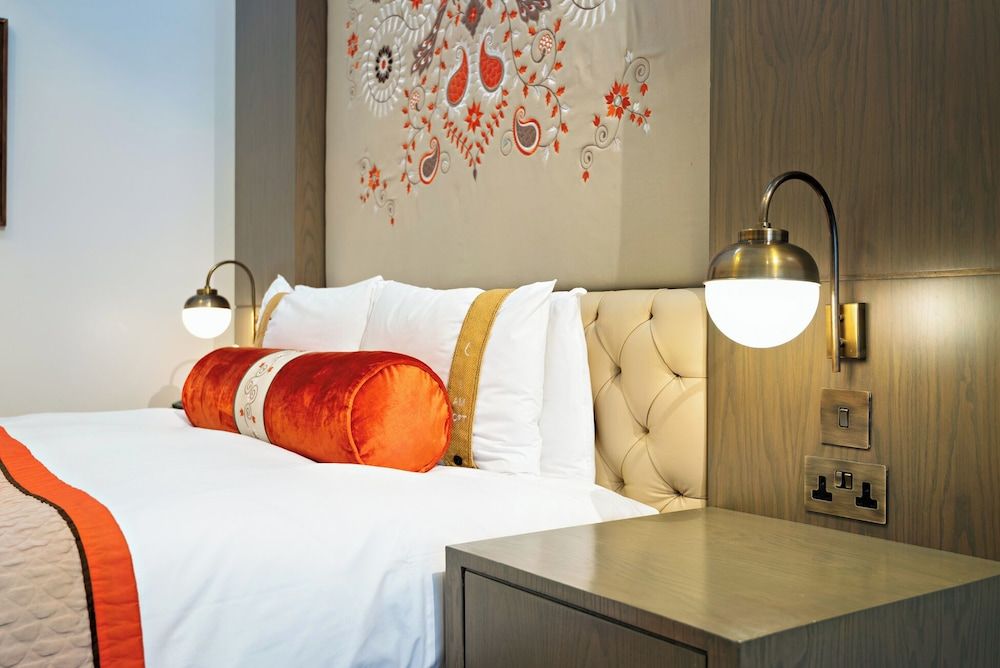 Suite (St Olave)